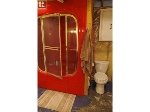 8985 Crescent Spur Road, Mcbride, BC - Indoor Photo Showing Bathroom