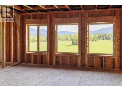 8985 Crescent Spur Road, Mcbride, BC - Indoor Photo Showing Other Room