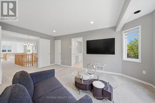 5811 Cornell Crescent, Mississauga, ON - Indoor Photo Showing Living Room