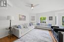 5811 Cornell Crescent, Mississauga, ON  - Indoor Photo Showing Living Room 