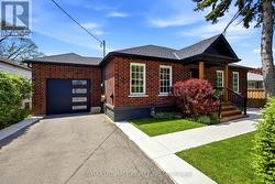 10 DANA AVENUE Toronto, ON M3M 1K5