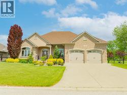 748 NORMAN STREET West Plympton-Wyoming, ON N0N 1T0