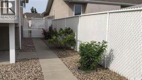 3714 Sandringham Road E, Regina, SK - Outdoor