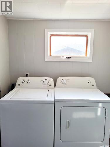601 3Rd Avenue E, Meadow Lake, SK - Indoor Photo Showing Laundry Room