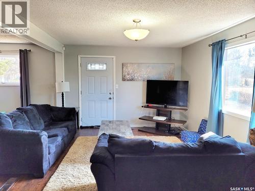 601 3Rd Avenue E, Meadow Lake, SK - Indoor Photo Showing Living Room