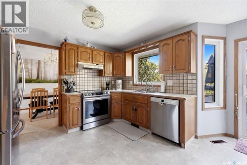 3731 Selinger Crescent, Regina, SK - Indoor Photo Showing Kitchen With Double Sink