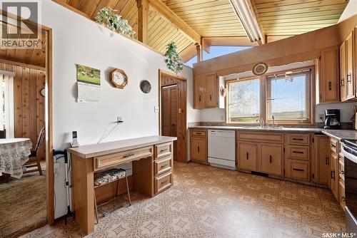 45 Miller Crescent E, Lumsden, SK - Indoor Photo Showing Kitchen