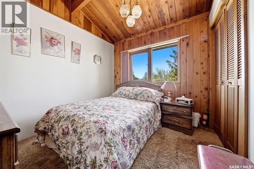 45 Miller Crescent E, Lumsden, SK - Indoor Photo Showing Bedroom