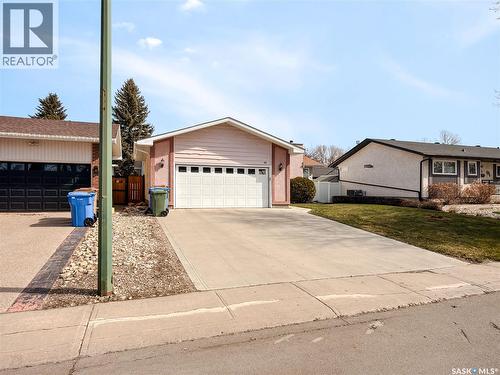 95 Pappas Crescent, Regina, SK - Outdoor