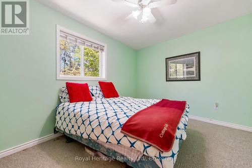 16 Fire Route 122, Trent Lakes, ON - Indoor Photo Showing Bedroom