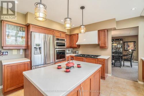 3 Mission Inn Grove, Ottawa, ON - Indoor Photo Showing Kitchen