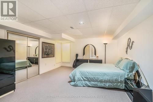 Non legal bedroom/den - 3 Mission Inn Grove, Ottawa, ON - Indoor Photo Showing Bedroom