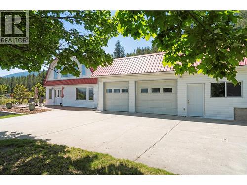 5641 50 Street Nw, Salmon Arm, BC - Outdoor