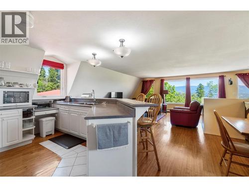 5641 50 Street Nw, Salmon Arm, BC - Indoor Photo Showing Other Room