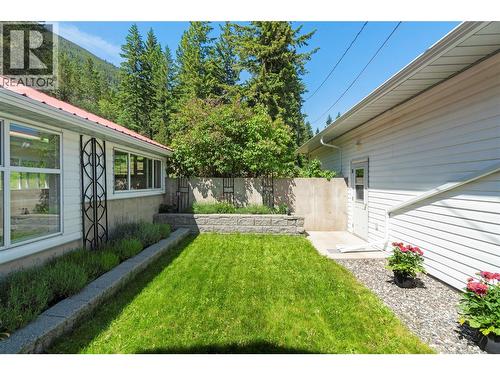 Courtyard between potting shed and garage - 5641 50 Street Nw, Salmon Arm, BC - Outdoor