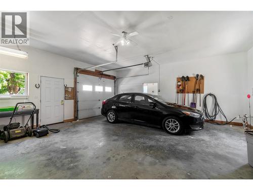 Fill side of garage - 5641 50 Street Nw, Salmon Arm, BC - Indoor Photo Showing Garage