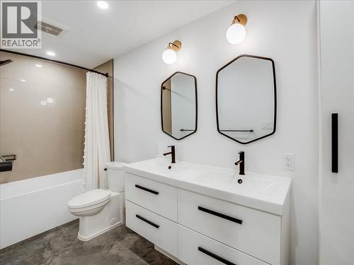 514 Robson Street Unit# B, Nelson, BC - Indoor Photo Showing Bathroom