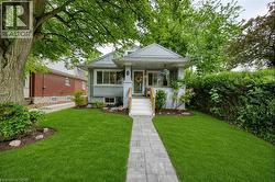 7 PINEHILL Road St. Catharines, ON L2R 3R6