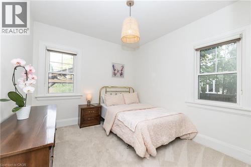 7 Pinehill Road, St. Catharines, ON - Indoor Photo Showing Bedroom