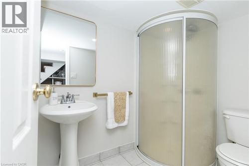 7 Pinehill Road, St. Catharines, ON - Indoor Photo Showing Bathroom