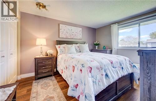 10 Meadow Woods Crescent, Kitchener, ON - Indoor Photo Showing Bedroom