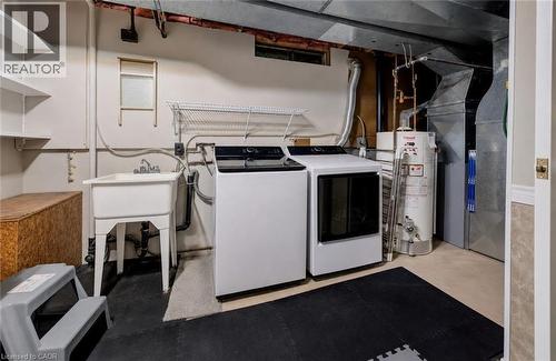 10 Meadow Woods Crescent, Kitchener, ON - Indoor Photo Showing Laundry Room