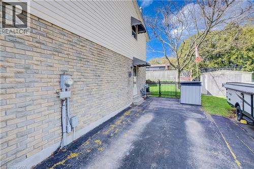 10 Meadow Woods Crescent, Kitchener, ON - Outdoor