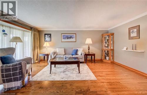 10 Meadow Woods Crescent, Kitchener, ON - Indoor Photo Showing Living Room