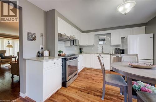 10 Meadow Woods Crescent, Kitchener, ON - Indoor Photo Showing Kitchen
