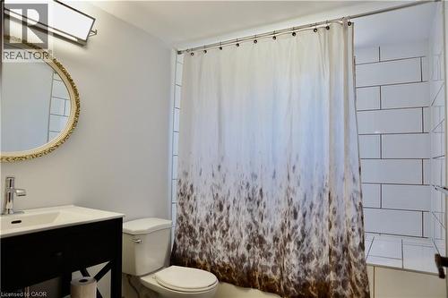 21 Deschene Avenue, Hamilton, ON - Indoor Photo Showing Bathroom