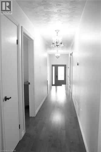 21 Deschene Avenue, Hamilton, ON - Indoor Photo Showing Other Room