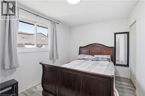 391 East 24Th Street, Hamilton, ON - Indoor Photo Showing Bedroom