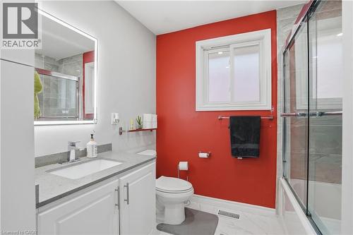 391 East 24Th Street, Hamilton, ON - Indoor Photo Showing Bathroom