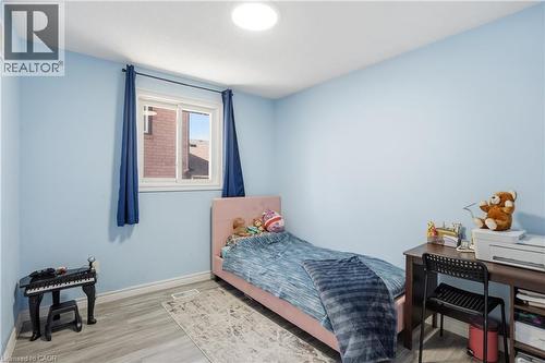 391 East 24Th Street, Hamilton, ON - Indoor Photo Showing Bedroom