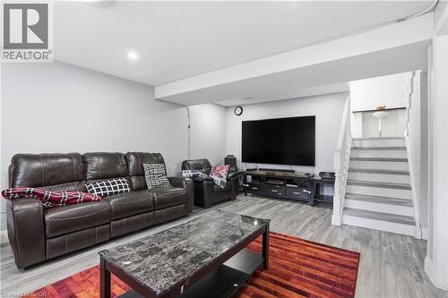 391 East 24Th Street, Hamilton, ON - Indoor Photo Showing Living Room