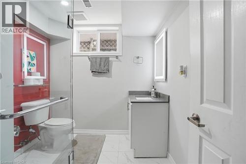 391 East 24Th Street, Hamilton, ON - Indoor Photo Showing Bathroom