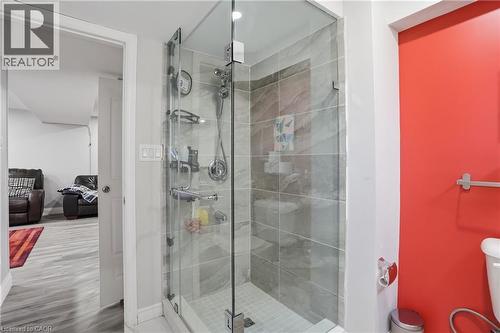 391 East 24Th Street, Hamilton, ON - Indoor Photo Showing Bathroom