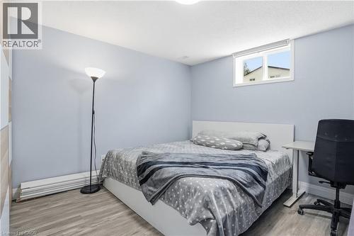 391 East 24Th Street, Hamilton, ON - Indoor Photo Showing Bedroom