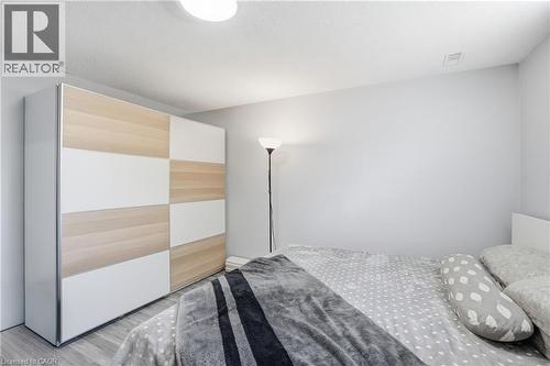391 East 24Th Street, Hamilton, ON - Indoor Photo Showing Bedroom