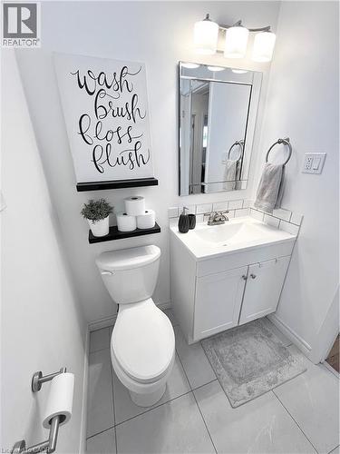87 Locheed Drive Unit# Upper, Hamilton, ON - Indoor Photo Showing Bathroom