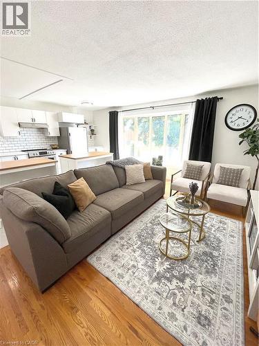 87 Locheed Drive Unit# Upper, Hamilton, ON - Indoor Photo Showing Living Room