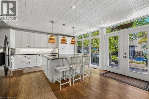 573 Beach Boulevard, Hamilton, ON - Indoor Photo Showing Kitchen