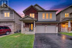 121 BLACKWELL CRESCENT Oshawa, ON L1L 0C1