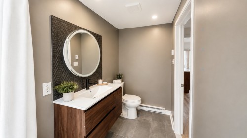 Bathroom - 1419 Rue Rolland, Montréal (Verdun/Île-Des-Soeurs), QC - Indoor Photo Showing Bathroom