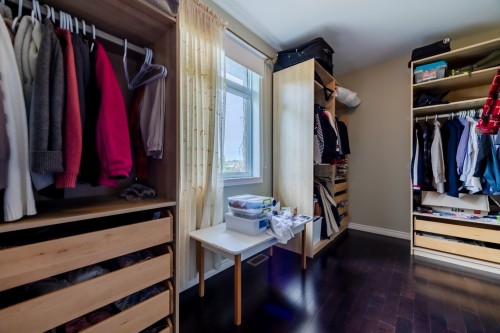 Penderie (Walk-in) - 7640 Av. De Lugano, Brossard, QC - Indoor With Storage