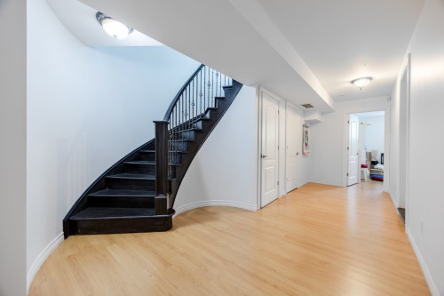 Escalier - 7640 Av. De Lugano, Brossard, QC - Indoor Photo Showing Other Room