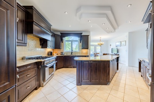 Cuisine - 7640 Av. De Lugano, Brossard, QC - Indoor Photo Showing Kitchen With Upgraded Kitchen