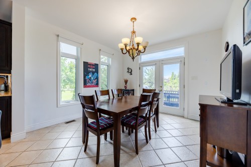 Coin-repas - 7640 Av. De Lugano, Brossard, QC - Indoor Photo Showing Dining Room