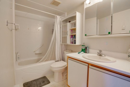 Salle de bains - 240 Place Des Sorbiers, Gatineau (Hull), QC - Indoor Photo Showing Bathroom