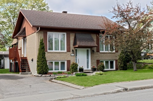 12085 Rue Monseigneur-Cooke  Québec (La Haute-Saint-Charles), QC G2A 3B1